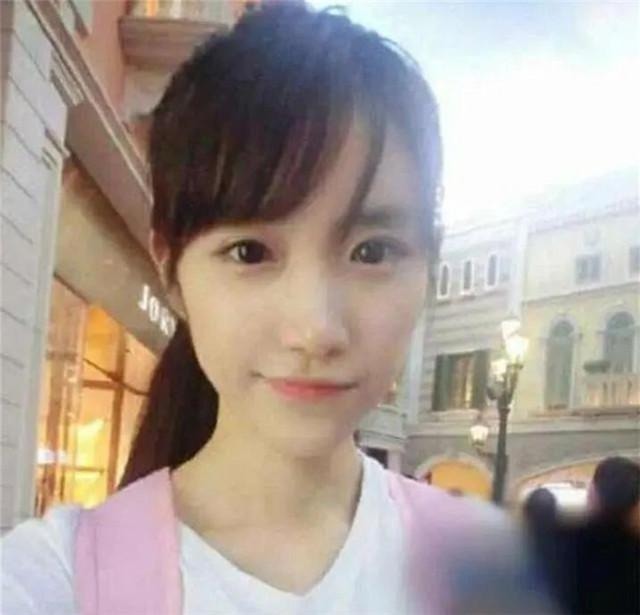 優(yōu)衣庫(kù)不雅視頻女主角高調(diào)出道，這年頭做明星的門(mén)檻越來(lái)越底了