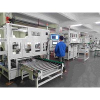 全自動電池包膜機，電池貼膜機